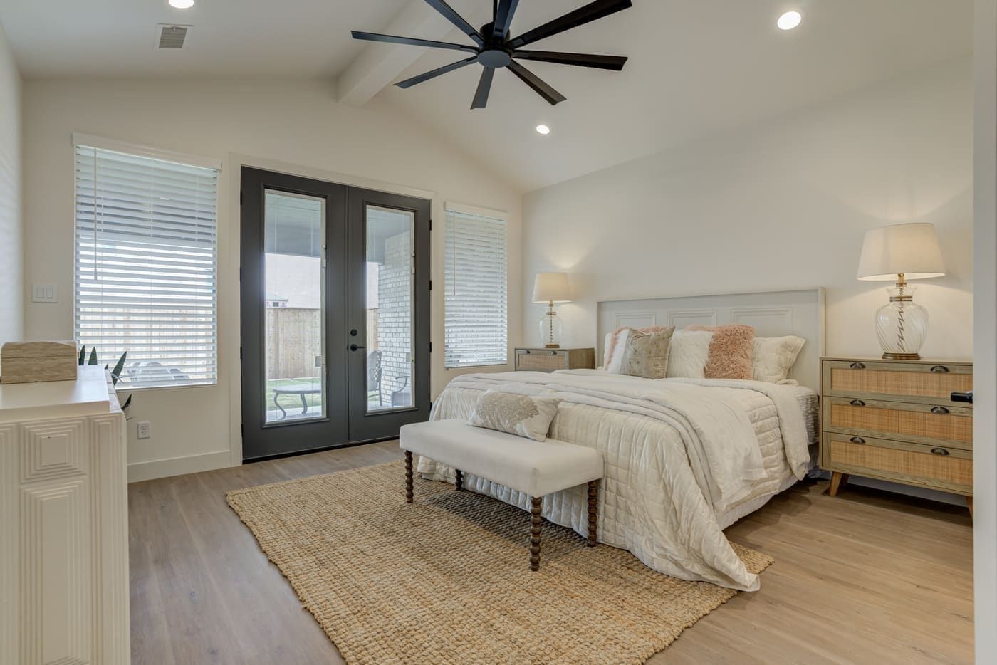 3813 123rd St — primary suite
